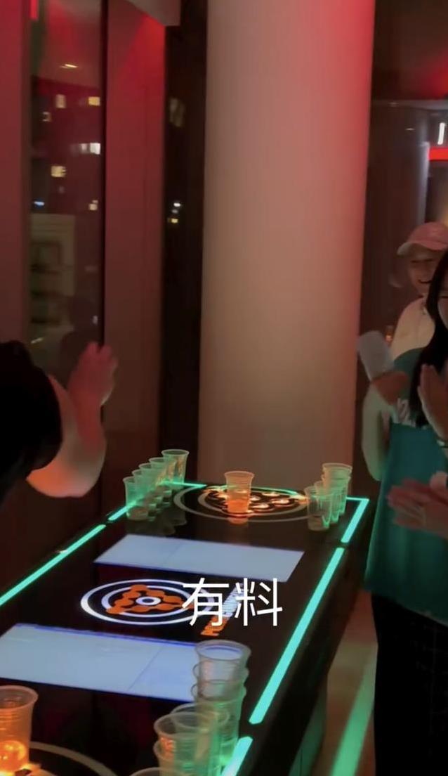 炸裂, 隔段时间就, 和双胞胎女