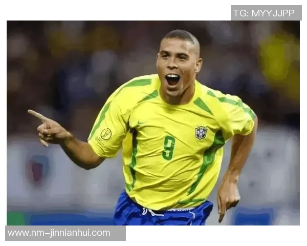 从贫困街头到绿茵传奇 足球巨星背后鲜为人知的悲惨身世揭秘